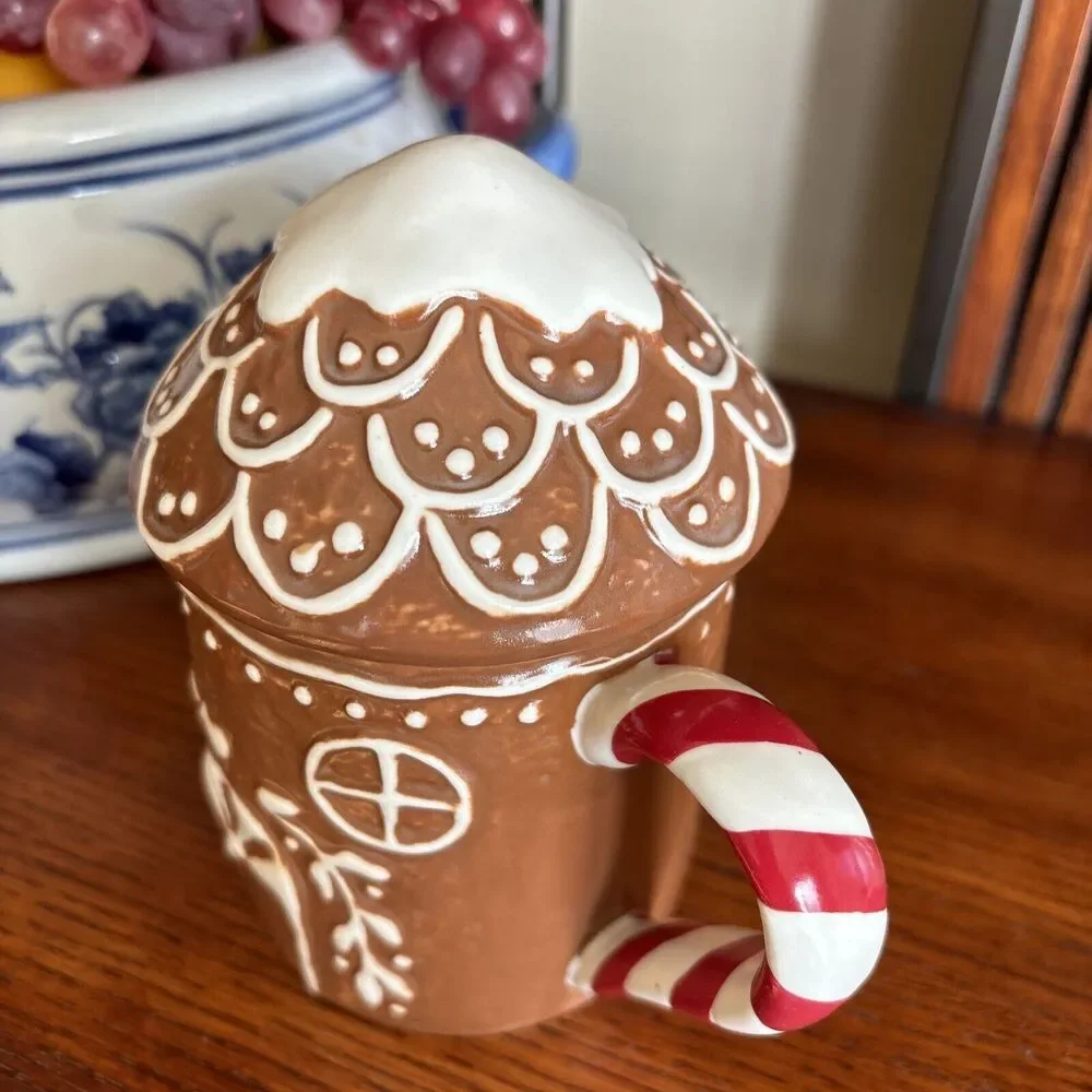 Pottery Barn Gingerbread House Lidded Stoneware Mug Winter Christmas Holiday NIB